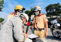  Mức phạt người điều khiển xe máy vi phạm quy tắc giao thông đường bộ từ 2025