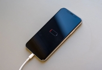 iPhone hết pin sạc không lên: Nguyên nhân & cách khắc phục